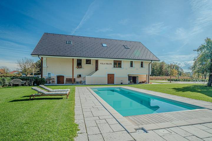 Ferienwohnung für 2 Personen, mit Terrasse und Pool, kinderfreundlich