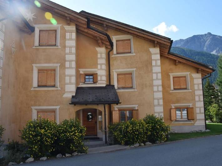 Ferienwohnung für 2 Personen, mit Terrasse und Garten sowie Ausblick in Zuoz - 2