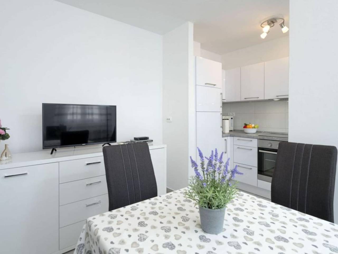Ganze Wohnung, One Bedroom Apartment with Terrace and Sea View 4 in Vrboska, Hvar