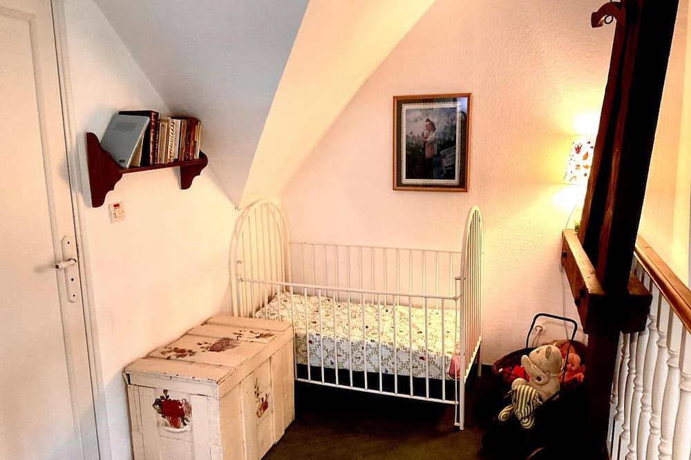 Gîte confortable avec parc boisé, activités familiales et équipements modernes près de la Loire in Souvigny-de-Touraine, Région de Tours