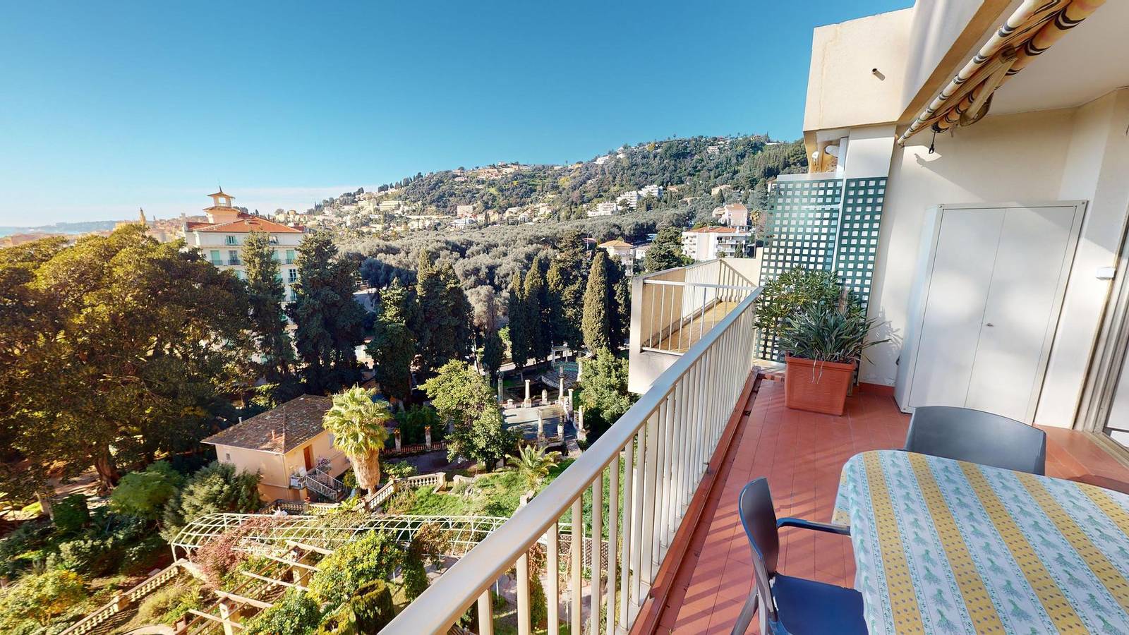 Hel lejlighed, Ferielejlighed for 4 personer med balkon/terrasse in Menton, Nice og omegn