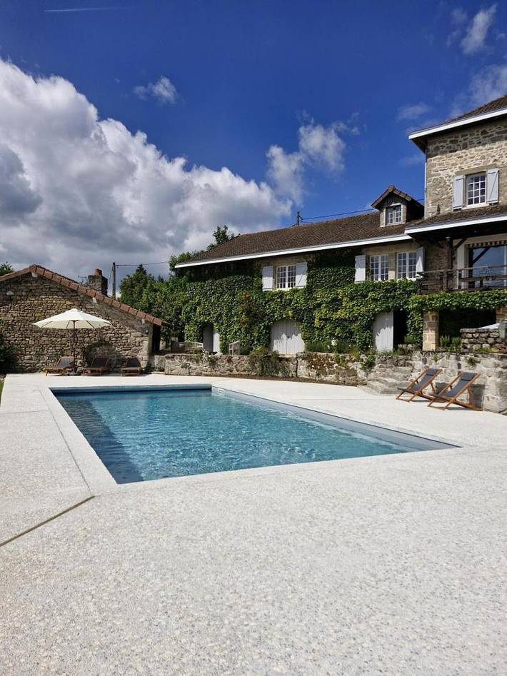 Gîte pour 14 personnes, avec piscine et jardin - 1