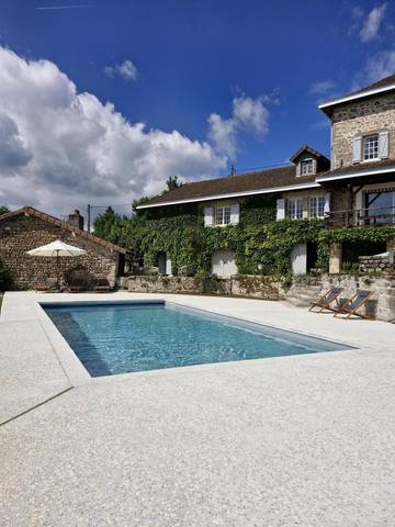 Gîte pour 14 personnes, avec piscine et jardin à Ambazac