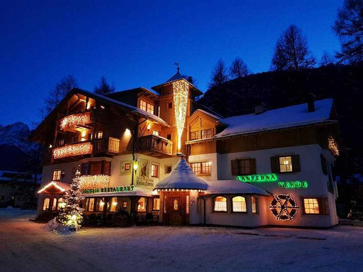 Hotel für 6 Personen, mit Balkon und Terrasse sowie Garten und Ausblick in Sexten