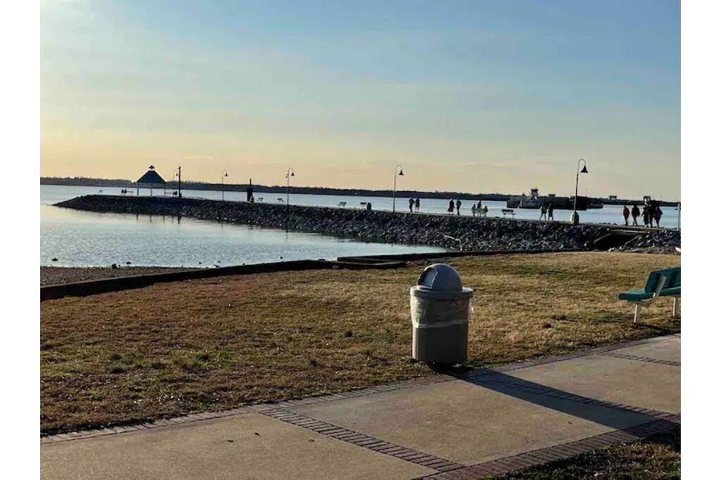 Motel at Ky Lake. Seaside Lounge in Kentucky Lake