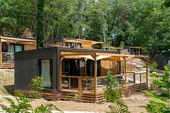 Camping pour 4 personnes, avec piscine et jardin, animaux acceptés
