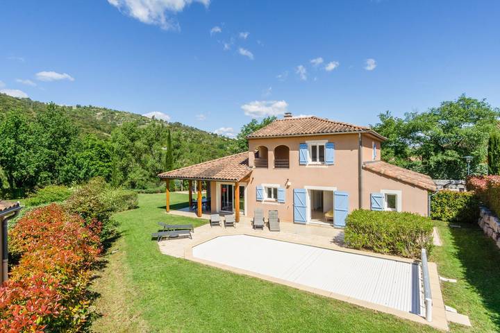 Villa pour 10 personnes, avec balcon ainsi que piscine et jardin à Vallon-Pont-d'Arc - 2