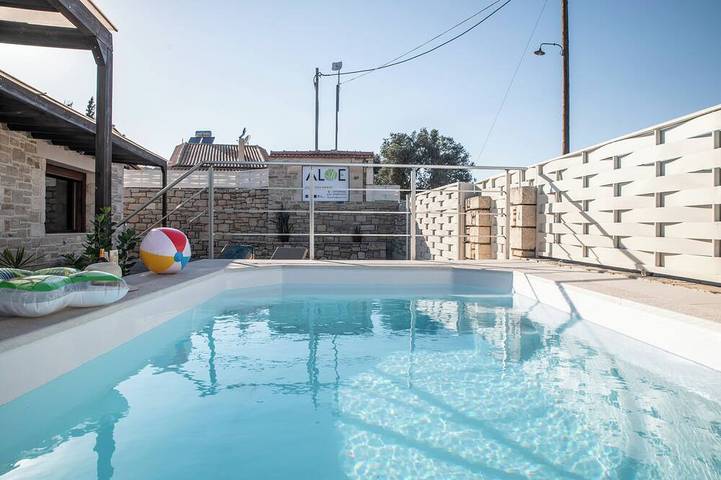 Ferienhaus für 8 Personen, mit Balkon und Garten in Pitsidia