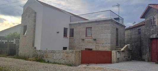 Gîte pour 2 personnes, avec terrasse et vue dans Tondela