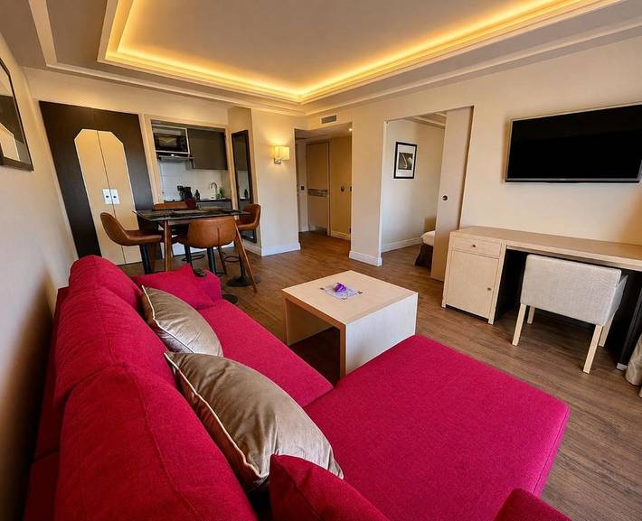 Appartement de vacances pour 4 personnes, avec Balcon et Terrasse ainsi que Jardin et Piscine