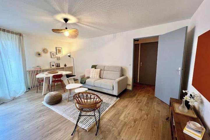 Appartement entier, Ile Verte, calme, terrasse et parking privé in Grenoble, Isère