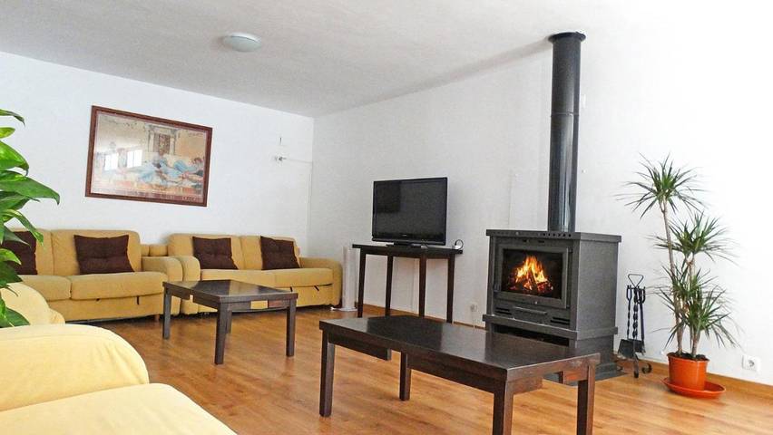 Casa rural para 20 personas, con jardín en Moclín