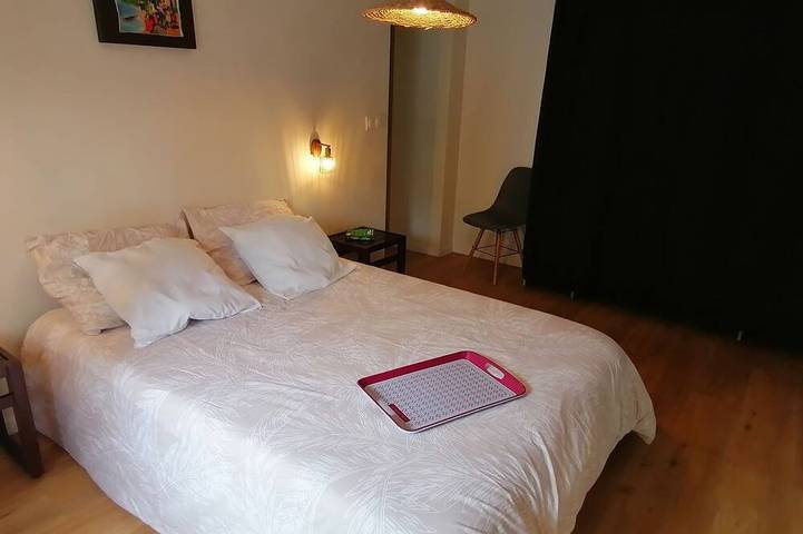 Location de vacances pour 6 personnes, avec piscine et jacuzzi à Cachen - 2
