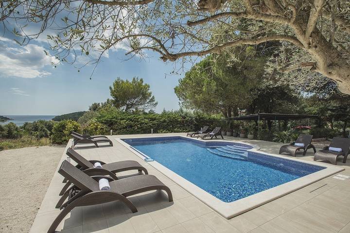 Ferienhaus für 16 Personen, mit Garten und Pool sowie Balkon, kinderfreundlich in Banjole - 4