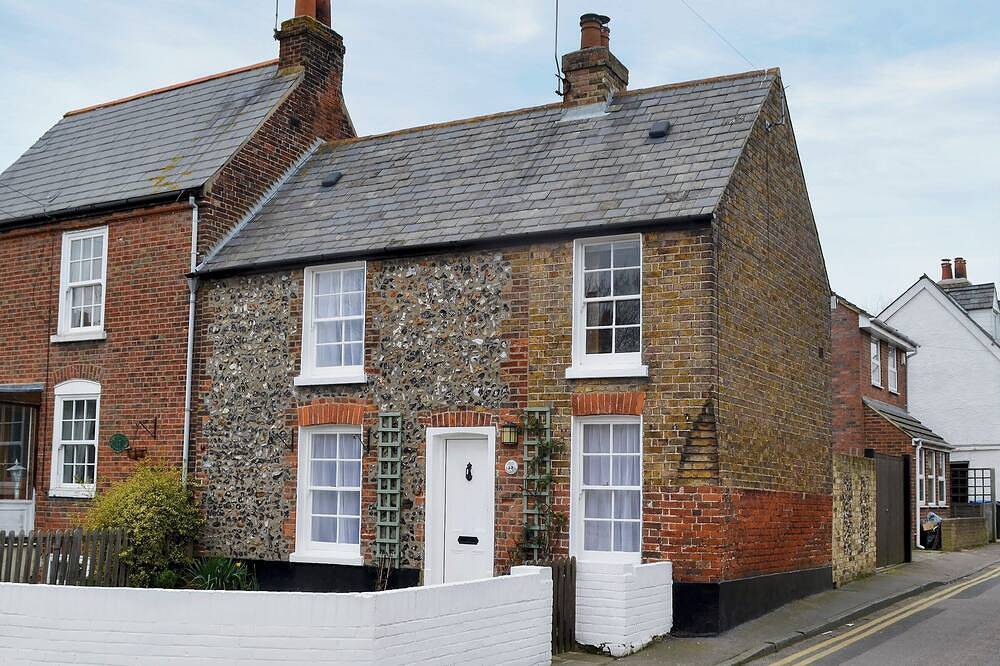 2 bedroom accommodation in Broadstairs in Botany Bay, Kent