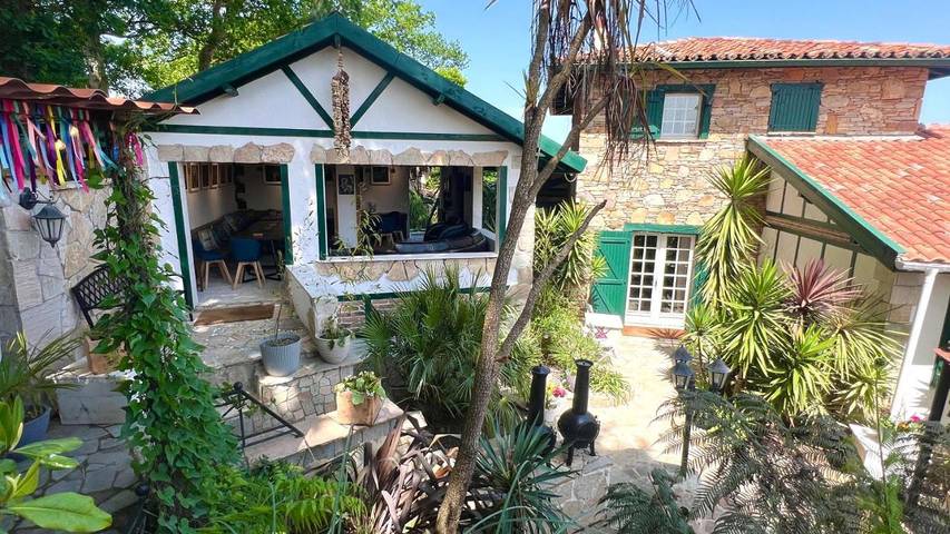 Villa pour 28 personnes, avec vue ainsi que jardin et piscine, animaux acceptés à Anglet - 4