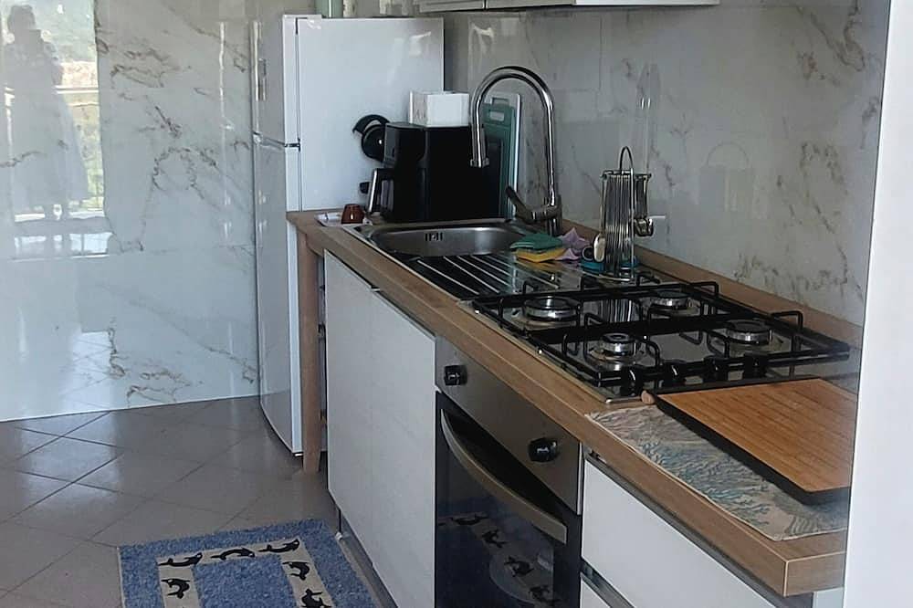 Apartamento entero, Apartment in Cinque Terre area renovated to new 2.5 km from the sea  in La Spezia, Riviera Italiana