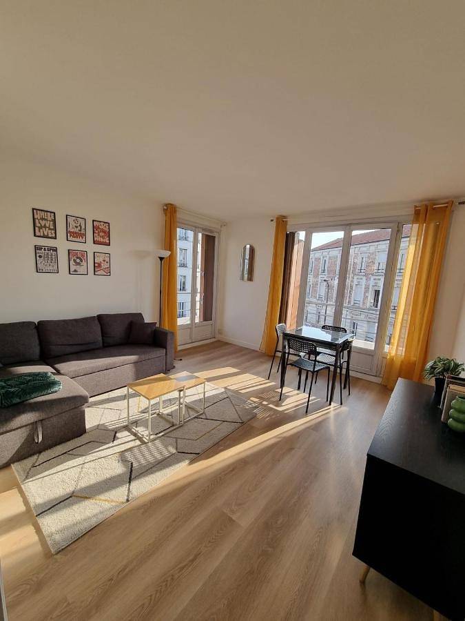 Appartement de vacances pour 4 personnes, avec Balcon à Rosny-sous-Bois