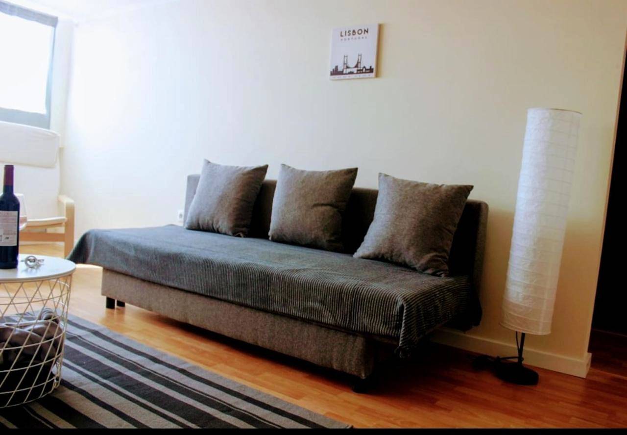 Apartamento inteiro, Two-Bedroom Apartment in Cacilhas, Almada