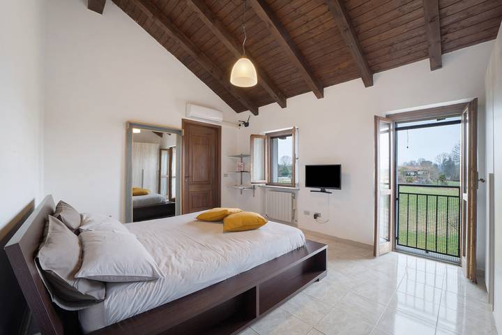 Agriturismo per 3 persone, con Balcone e Giardino in Provincia di Novara