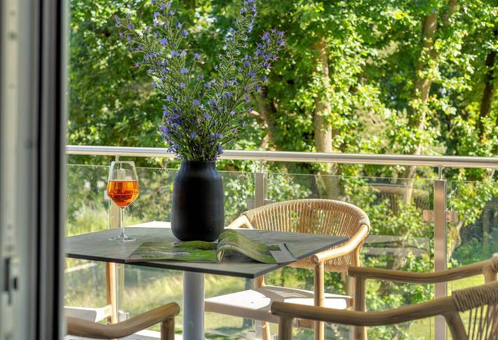 Ganze Wohnung, Entspannen im Pine Hill Resort: Neues, modernes Apartment C 6 mit Gartenblick in Zirchow, Usedom