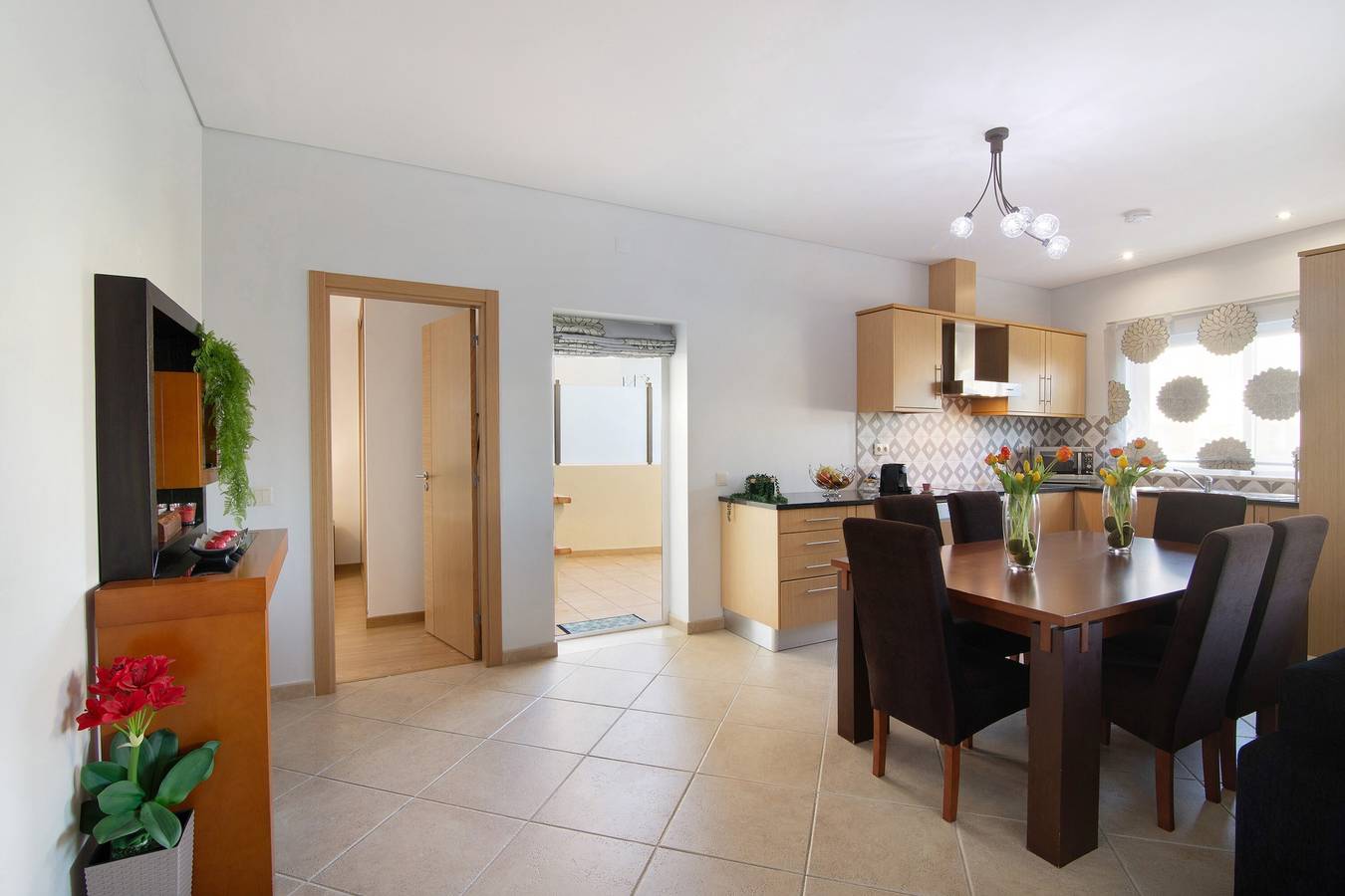 Apartamento inteiro, Apartamento 'Casinha Dos Serves' com Piscina Partilhada, Wi-Fi e Ar Condicionado in Ferreiras, Distrito de Faro