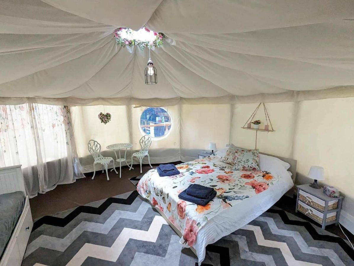 Luxury Glamping @Moulin des Forges in Moutier-Malcard, Région de Guéret