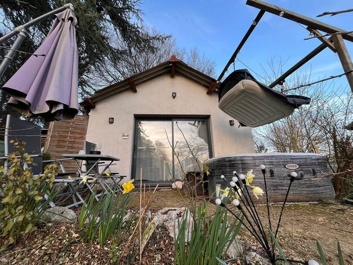 Location de vacances pour 4 personnes, avec sauna et jardin ainsi que jacuzzi et piscine dans Valloire-sur-Cisse