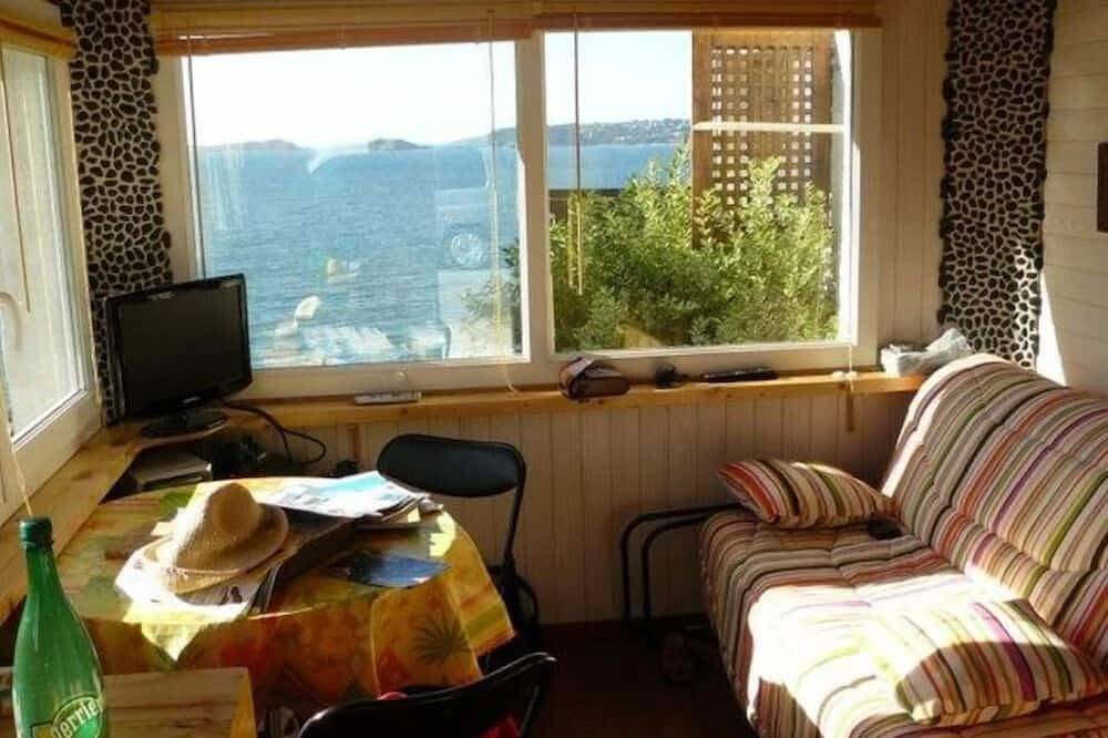 Ganze Wohnung, Sonniges Ferienhaus mit atemberaubendem Meerblick für 2 Personen in Trédrez-Locquémeau, Ceinture Dorée