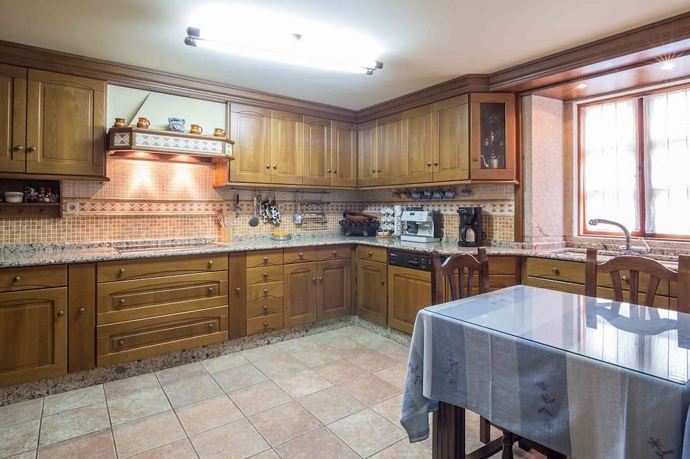 Casa de Verdes turismo rural es una antigua casa de labranza restaurada. in Cabana de Bergantiños, Costa de Galicia