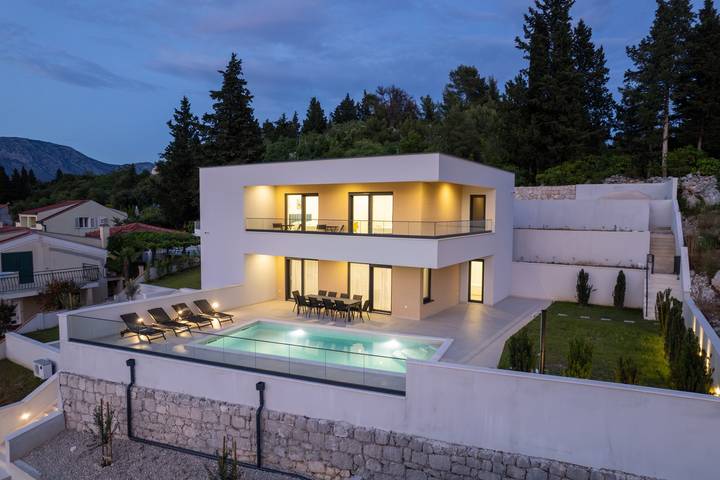 Ferienhaus für 8 Personen, mit Pool und Garten sowie Meerblick