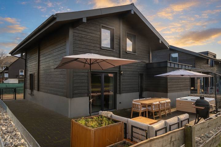 Villa für 6 Personen, mit Terrasse und Balkon/Terrasse im Sauerland - 3