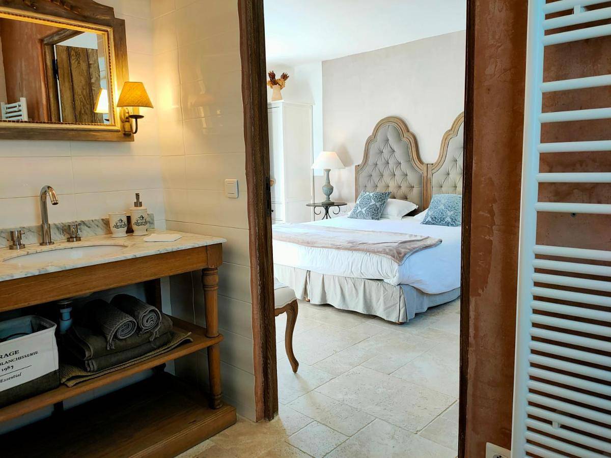 King Room with Garden View in Bec-de-Mortagne, Région du Havre