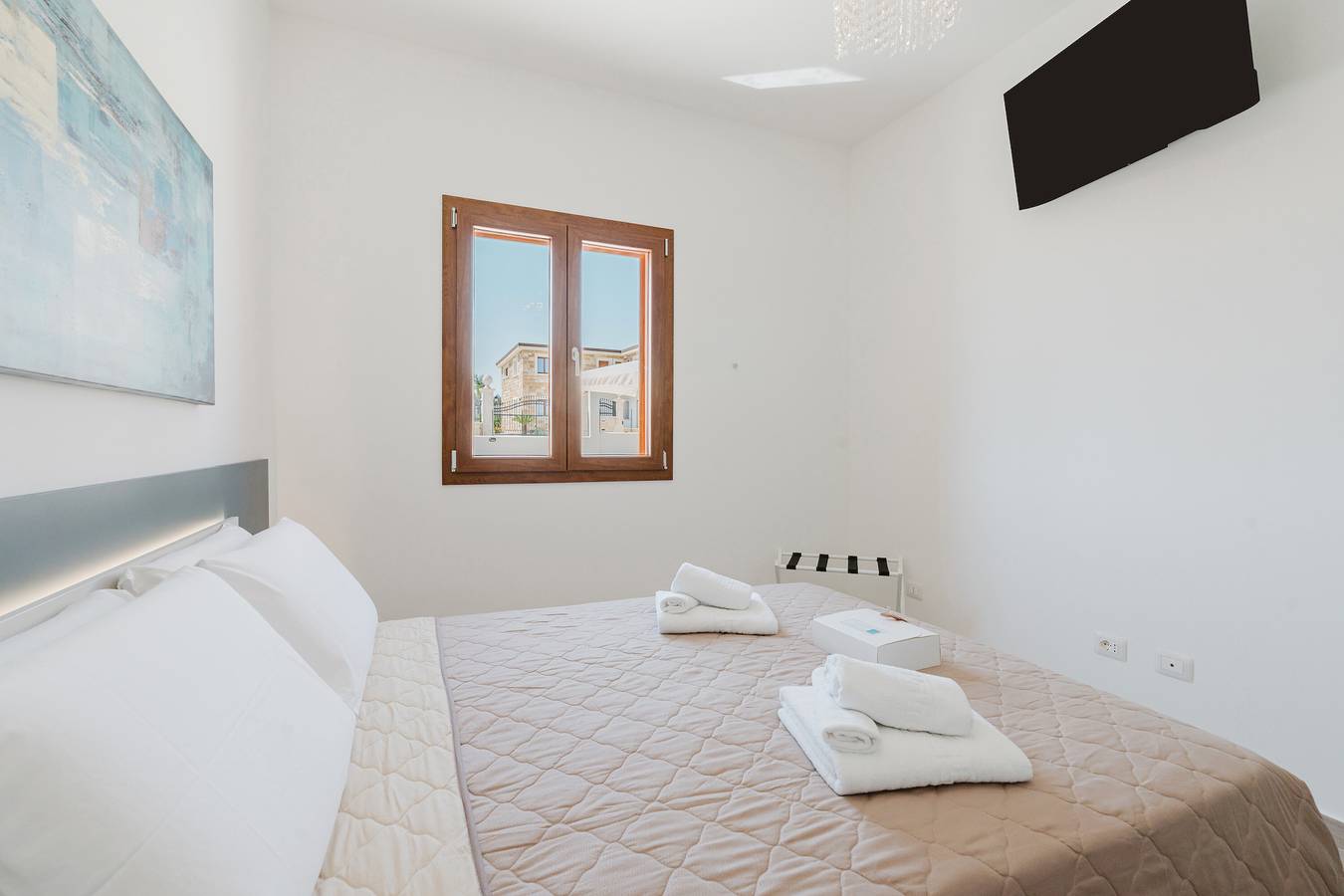 Apartamento entero, Apartamento 'Mareluce' con vistas a la montaña, Wi-Fi, aire acondicionado y piscina compartida in Provincia de Palermo