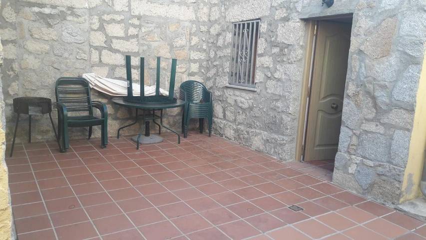 Country House 'Casa Rural Los Portalillos I' with Mountain View in Navatalgordo, Valle del Alberche