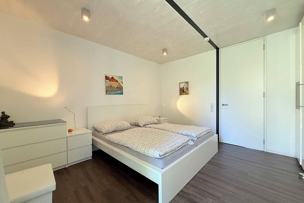 Ganze Wohnung, See und Mehr Apartment 1 – Modernes Apartment mit überdachter Terrasse am See in Stetten, Region Bodensee-Oberschwaben
