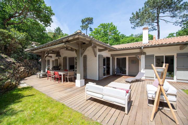 Location de vacances pour 8 personnes, avec jardin dans Pereire - 2