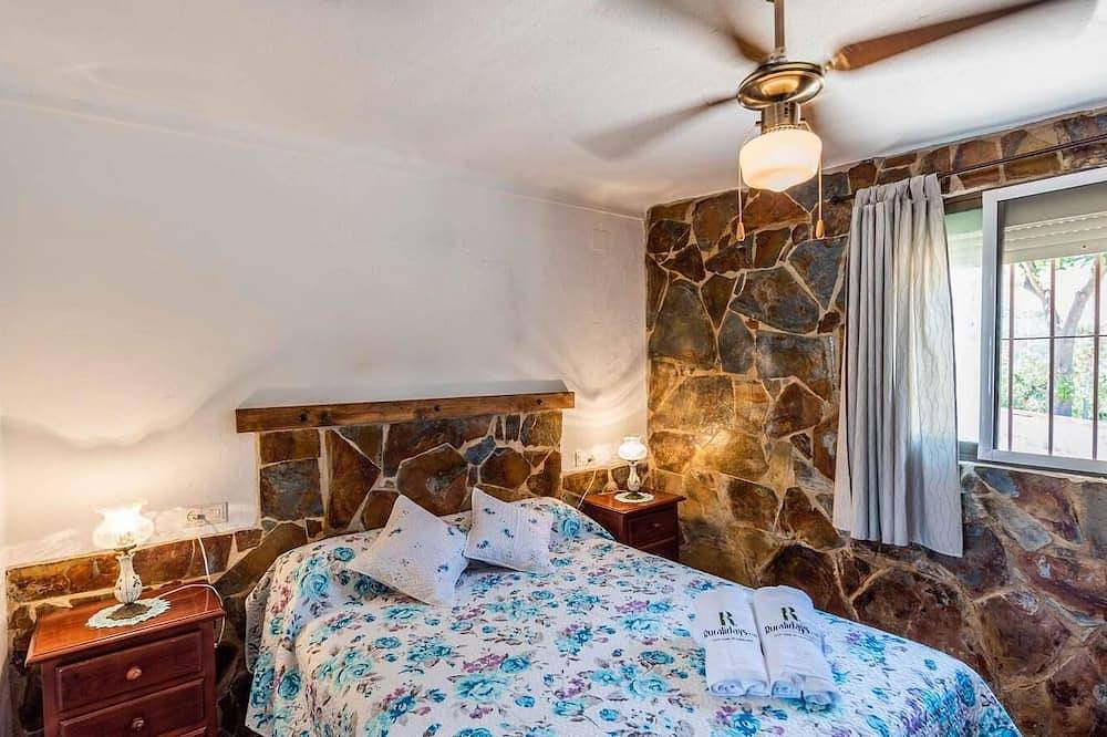Casa Maza de Guaro by Ruralidays in Guaro, Sierra de las Nieves