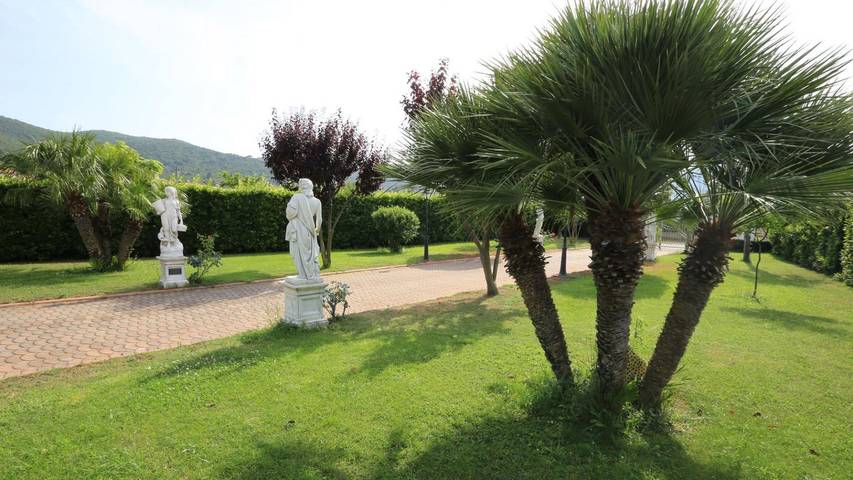 Ganze Wohnung, Albero del Pepe 2 with lush garden-Albero Del Pepe 2 in Marina di Campo, Campo nell'Elba