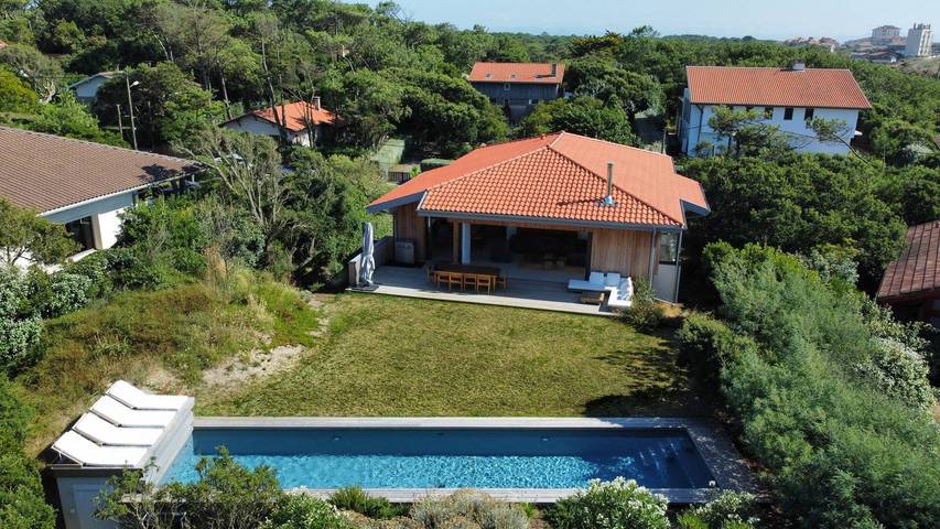 Gîte pour 10 personnes, avec piscine ainsi que balcon et jardin dans Plage Centrale Hossegor - 2