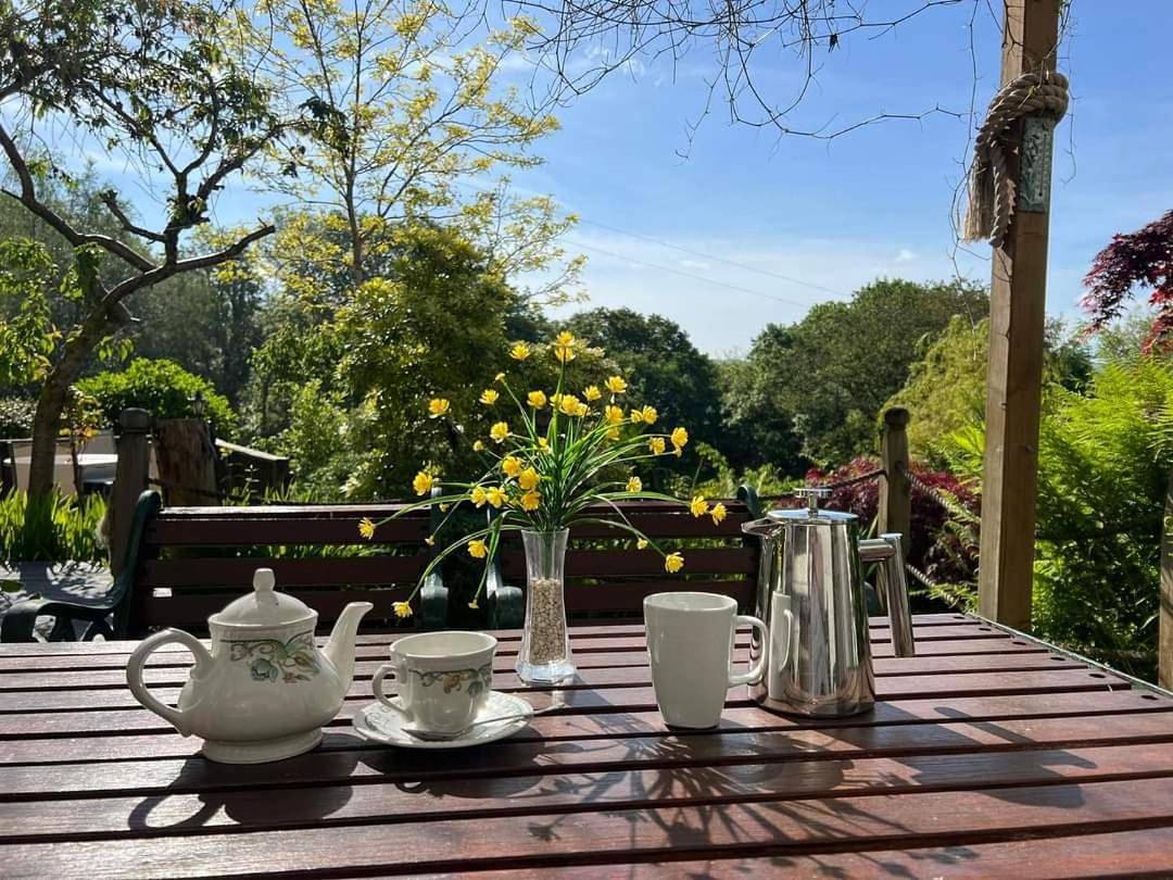 Cwmbach Guest House in Neath Port Talbot