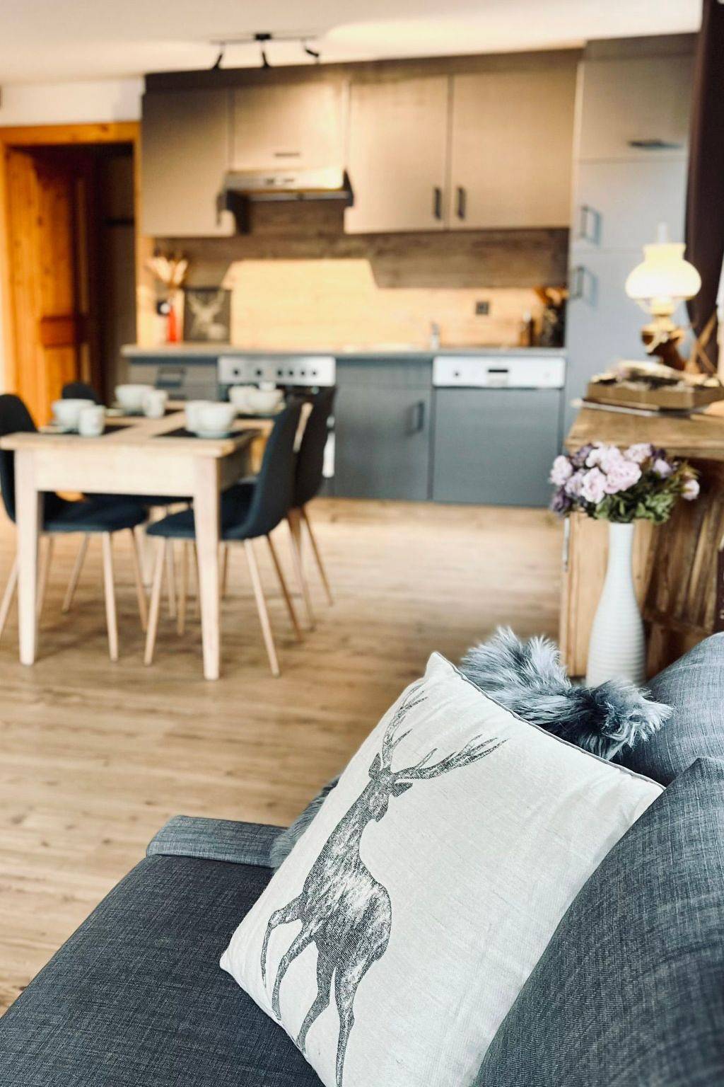 Geheel appartement, Chalet Alpenblick in Sigriswil, Meer van Thun