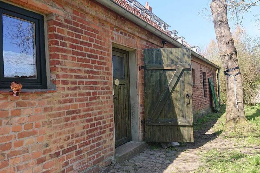 Ganze Wohnung, Alte Schule Groß Varchow, Wohnung 2 in Möllenhagen, Müritz