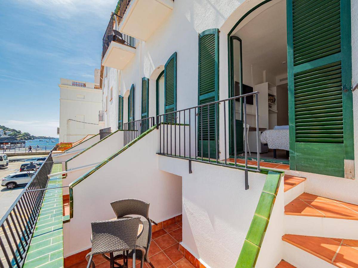 Hostal Marina Cadaqués in Platja del Port d'Alguer (Cadaques), Cadaqués