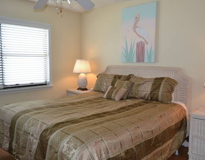 Vacation rental for 6 people, with pool and balcony by Orange Beach
