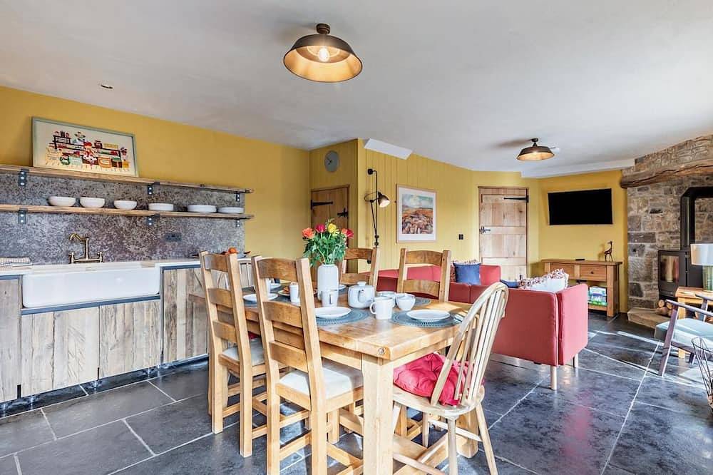 3 Bed in Bakewell in Ashford in the Water, Derbyshire
