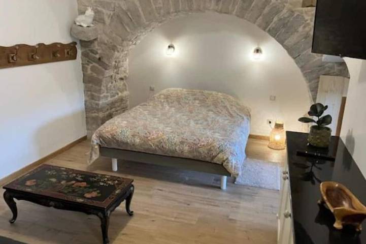 Gîte pour 4 personnes, avec jardin et terrasse à Ornans - 2