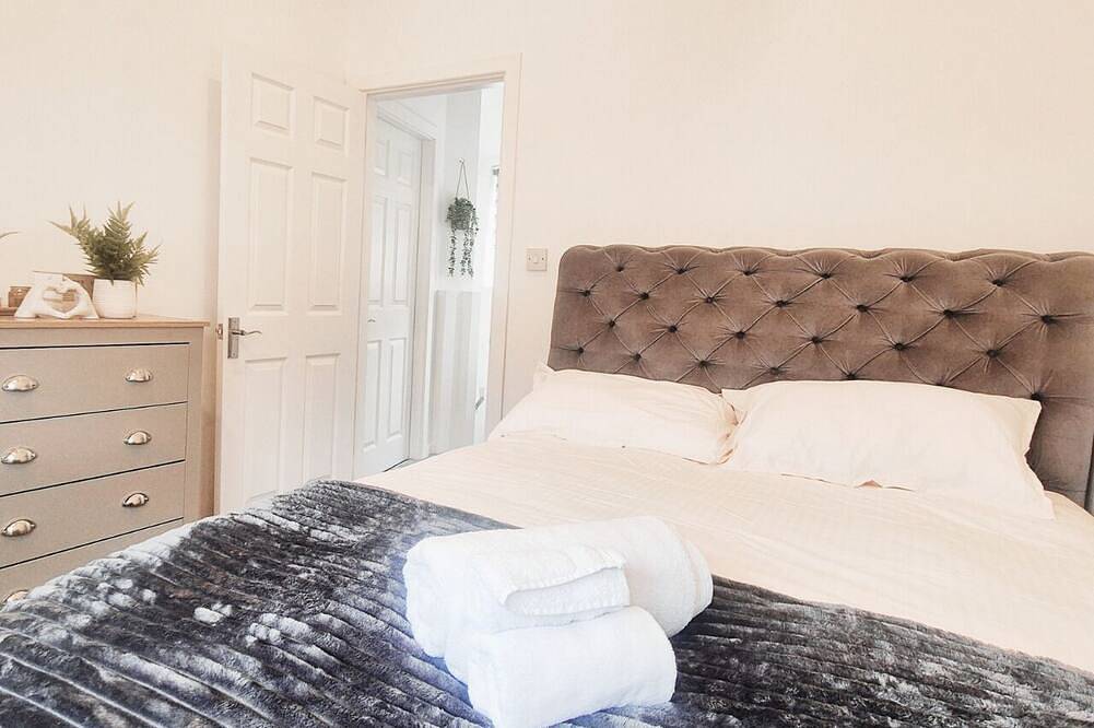 Appartement entier, Appartement-Prestige-Salle de bain privée-Vue sur Rue in Calverton, Nottinghamshire