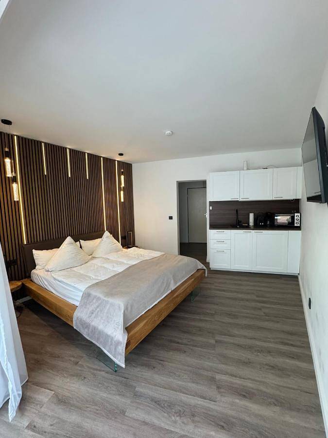 Hütte für 2 Personen, mit Seeblick und Ausblick sowie Terrasse in Cuxhaven - 2