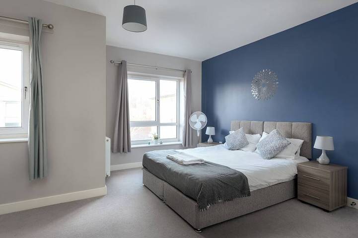 Ashland House - close to Stadium and Shopping Centre in Milton Keynes, Südostengland